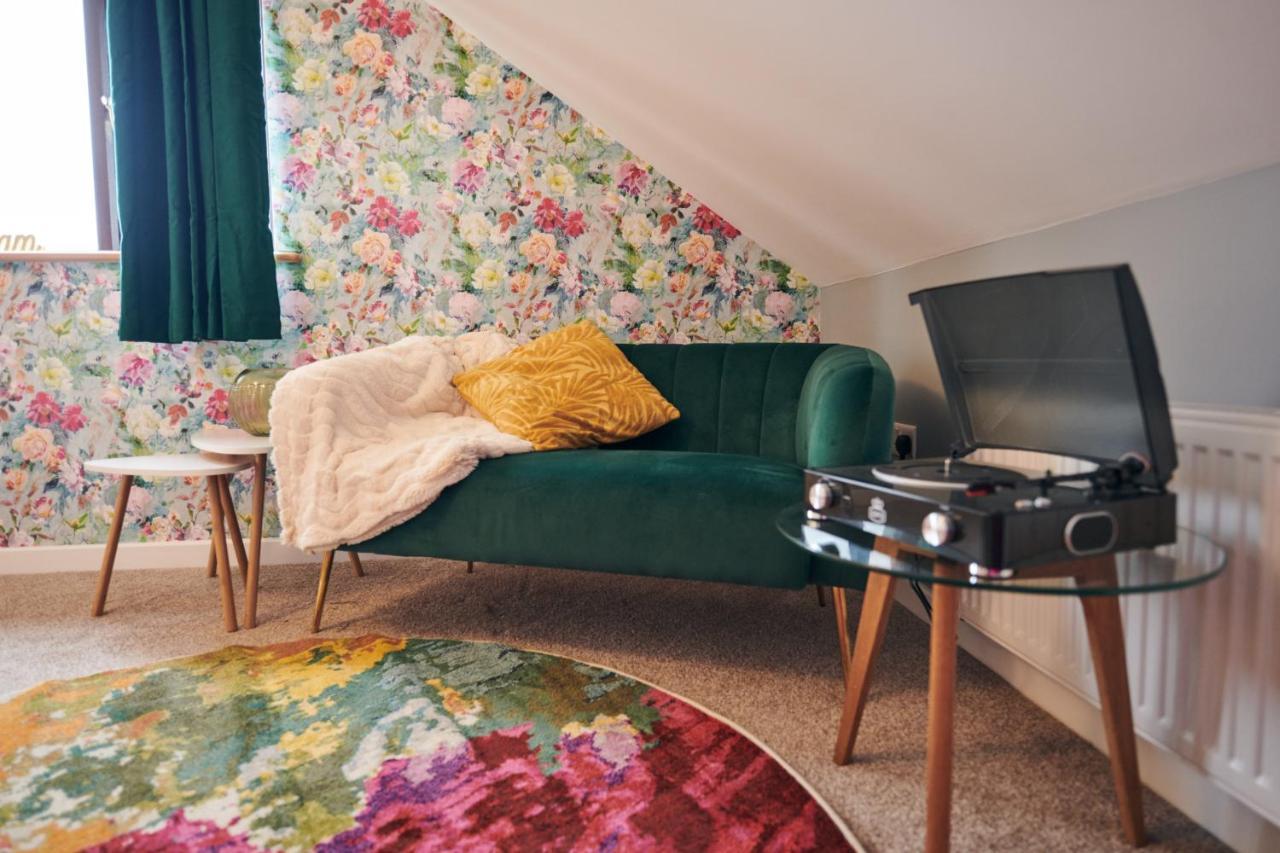 Maes Y Mel- A Couples, Pet Friendly, Rural Romantic Getaway With Countryside Views Gellywen Dış mekan fotoğraf
