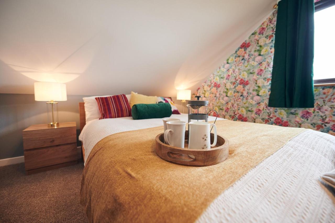 Maes Y Mel- A Couples, Pet Friendly, Rural Romantic Getaway With Countryside Views Gellywen Dış mekan fotoğraf